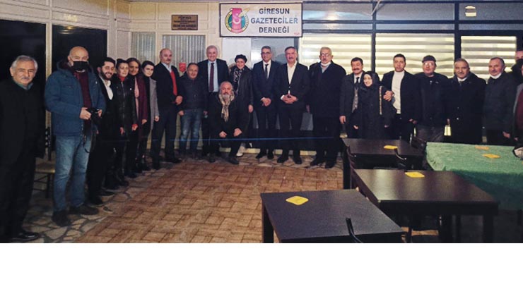 GELECEK PARTİSİ KURMAYLARI, GAZETECİLERLE BULUŞTU