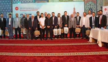 Okudukları ezanlarla hayran bıraktılar 