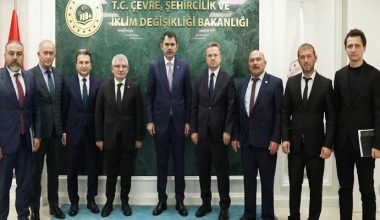 ÜNLÜ’DEN BAKAN KURUM’A TEŞEKKÜR ÜNLÜ’DEN BAKAN KURUM’A TEŞEKKÜR