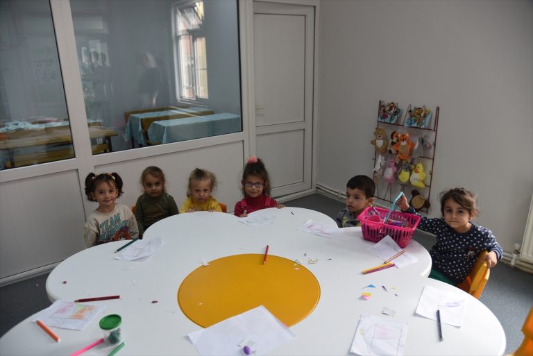 Espiye'de Aile Destek Merkezi'nde kadınlar üreterek kazanıyor