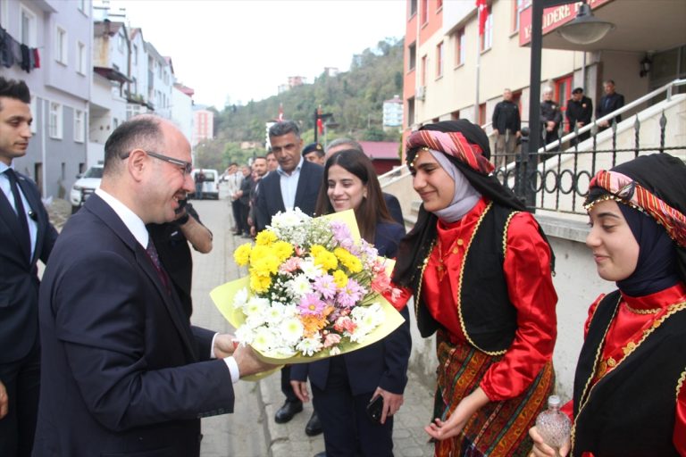 Giresun Valisi Serdengeçti, Yağlıdere'yi ziyaret etti