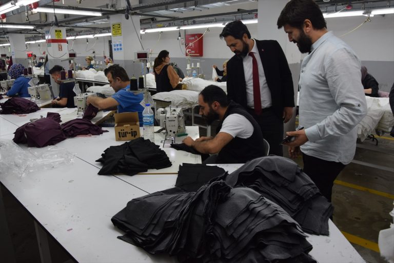 Espiye Müftüsü Gülbe tekstil işçilerini ziyaret etti