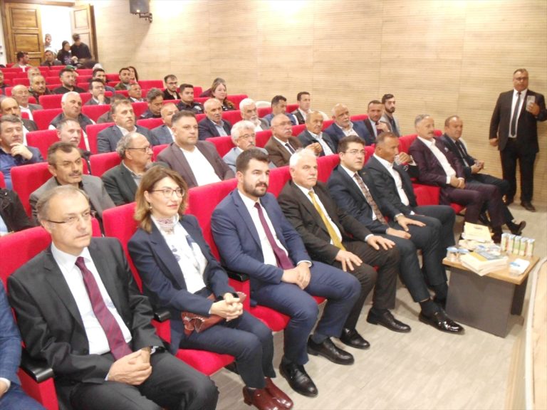 Piraziz'de konferans düzenlendi Piraziz'de konferans düzenlendi