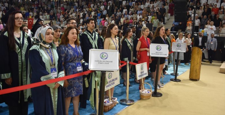 Giresun Üniversitesinde mezuniyet törenleri başladı