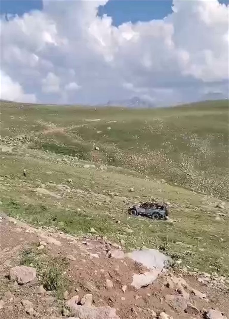 Giresun'da şarampole yuvarlanan cipteki 4 kişi yaralandı