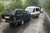 Giresun'da minibüsle otomobilin çarpıştığı kazada 3 kişi yaralandı