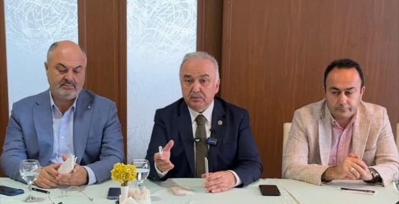 AK Parti Giresun Milletvekili Temür, basın mensuplarıyla bir araya geldi