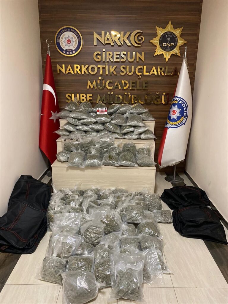 Giresun'da 55 kilo 789 gram sentetik uyuşturucu ele geçirildi