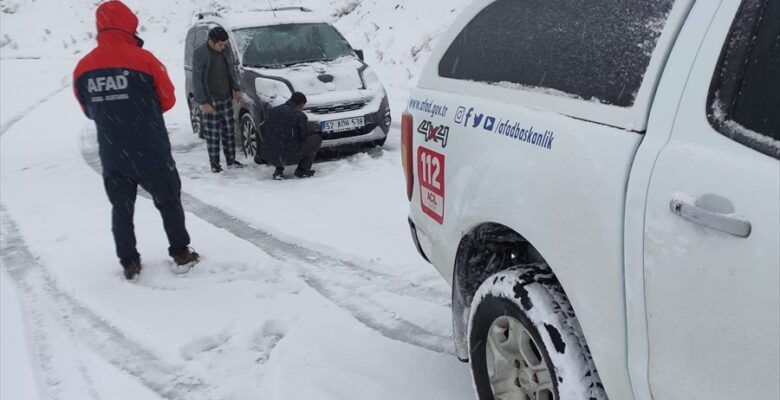 Giresun'da kar nedeniyle yayla yolunda mahsur kalan 7 kişi kurtarıldı