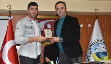 Görele'de itfaiye erine plaket verildi