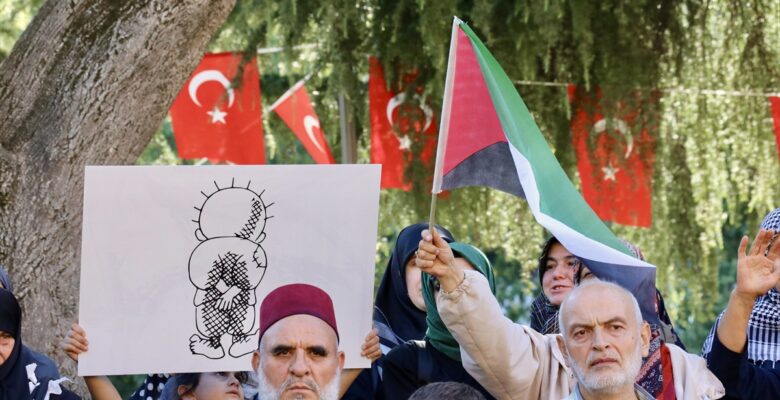 İsrail'in Filistin'e yönelik saldırıları Giresun ve Trabzon'da protesto edildi