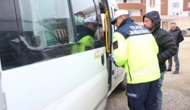 Çamoluk'ta okul servislerine yönelik kış denetimi yapıldı