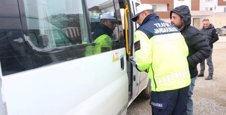 Çamoluk'ta okul servislerine yönelik kış denetimi yapıldı