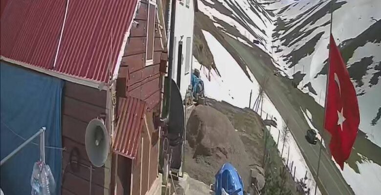 EĞRİBEL EFELİOĞLU YAYLA EVLERİ BÖLGESİNDE 10 ŞUBAT’TAN BERİ TELEFON VE İNTERNET YOK