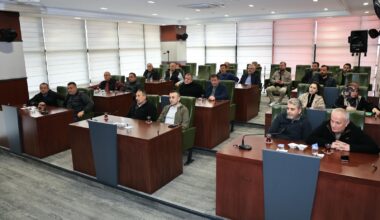 BAŞKAN SIBIÇ ESNAFLA DERTLEŞTİ