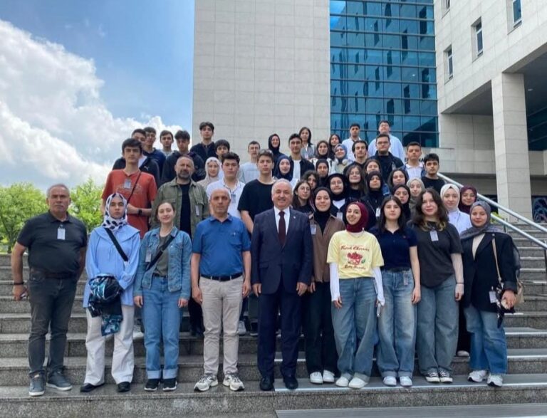ÖĞRENCİLERDEN TEMÜR’E ZİYARET