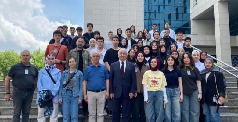 ÖĞRENCİLERDEN TEMÜR’E ZİYARET
