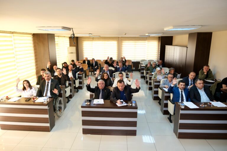 ÖZEL’E YAPILAN SALDIRIYA MECLİSTE KINAMA