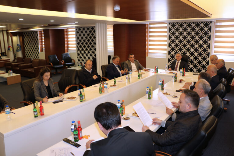 MESLEK ÖRGÜTLERİ ZİRAİ DONA KARŞI DÜŞÜK KREDİ VE VERGİ BORÇLARININ ERTELENMESİNİ BEKLİYOR