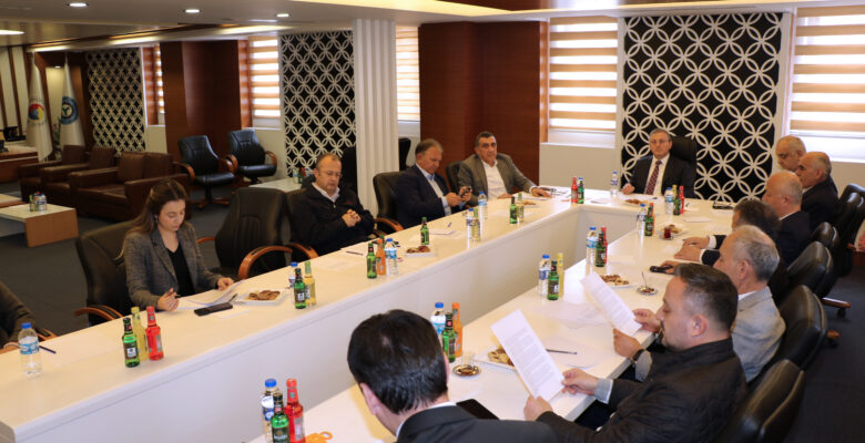 MESLEK ÖRGÜTLERİ ZİRAİ DONA KARŞI DÜŞÜK KREDİ VE VERGİ BORÇLARININ ERTELENMESİNİ BEKLİYOR