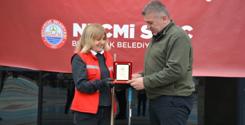 SIBIÇ’TAN YETER ELİKARA’YA PLAKET