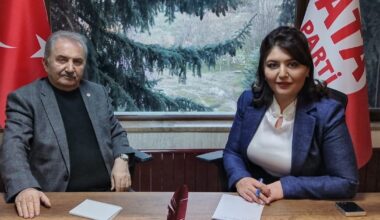 TURGUT: 25 PARTİ BİRLEŞEREK YENİ İTTİFAK BLOĞU KURDU.