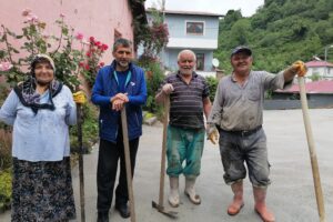 AHMET ÖNER TOSUN’DAN MUHTAR CANTÜRK VE KÖY SAKİNLERİNE TEBRİK
