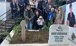 GAZETECİ KÜÇÜKBAYRAK’A, ANMA TÖRENİ