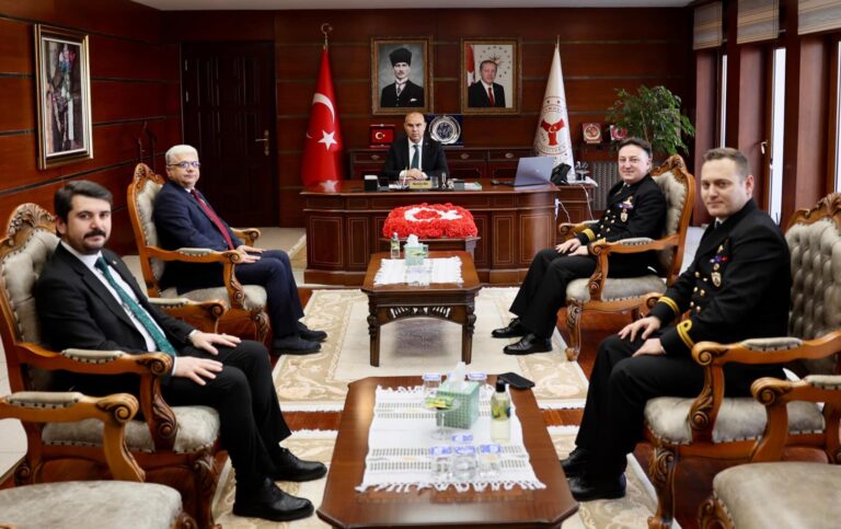VALİ KOÇ’A ZİYARETÇİ AKINI VALİ KOÇ’A ZİYARETÇİ AKINI