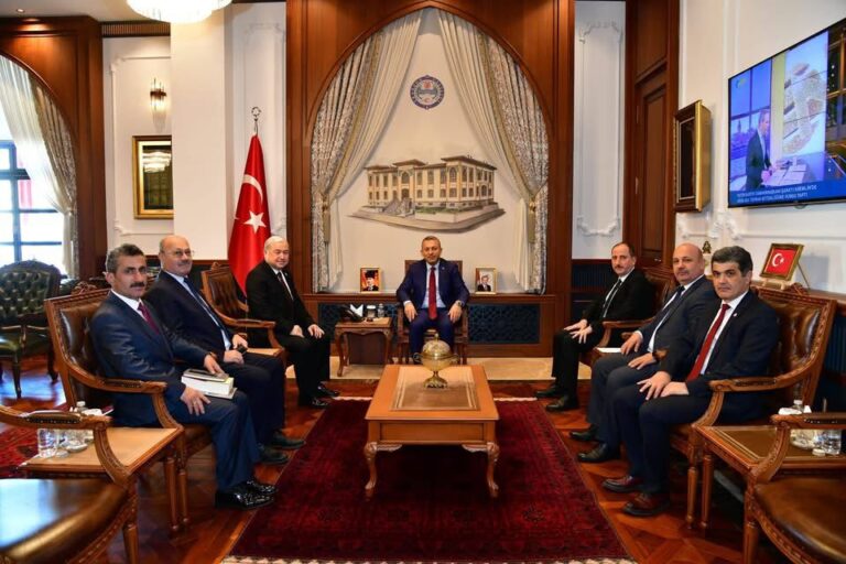 12 ŞUBAT’TA TİREBOLU’DA TARİHİ BULUŞMA 12 ŞUBAT’TA TİREBOLU’DA TARİHİ BULUŞMA