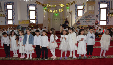 MİNİK ÖĞRENCİLERİN RAMAZAN ETKİNLİĞİ GÖZ KAMAŞTIRDI