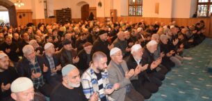 DEPREM ŞEHİTLERİ UNUTULMADI