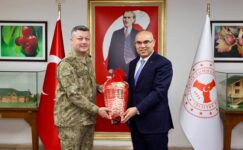 TUĞGENERAL YILMAZ’DAN VALİ KOÇ’A TEBRİK ZİYARETİ