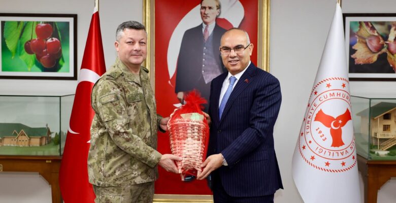 TUĞGENERAL YILMAZ’DAN VALİ KOÇ’A TEBRİK ZİYARETİ