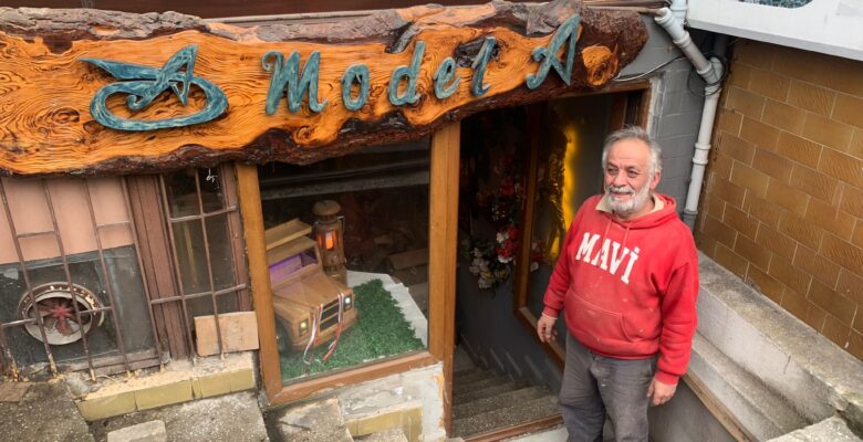 ALİ AKIN AĞACI SANATA DÖNÜŞTÜRÜYOR DÜNYA HAYRAN KALIYOR